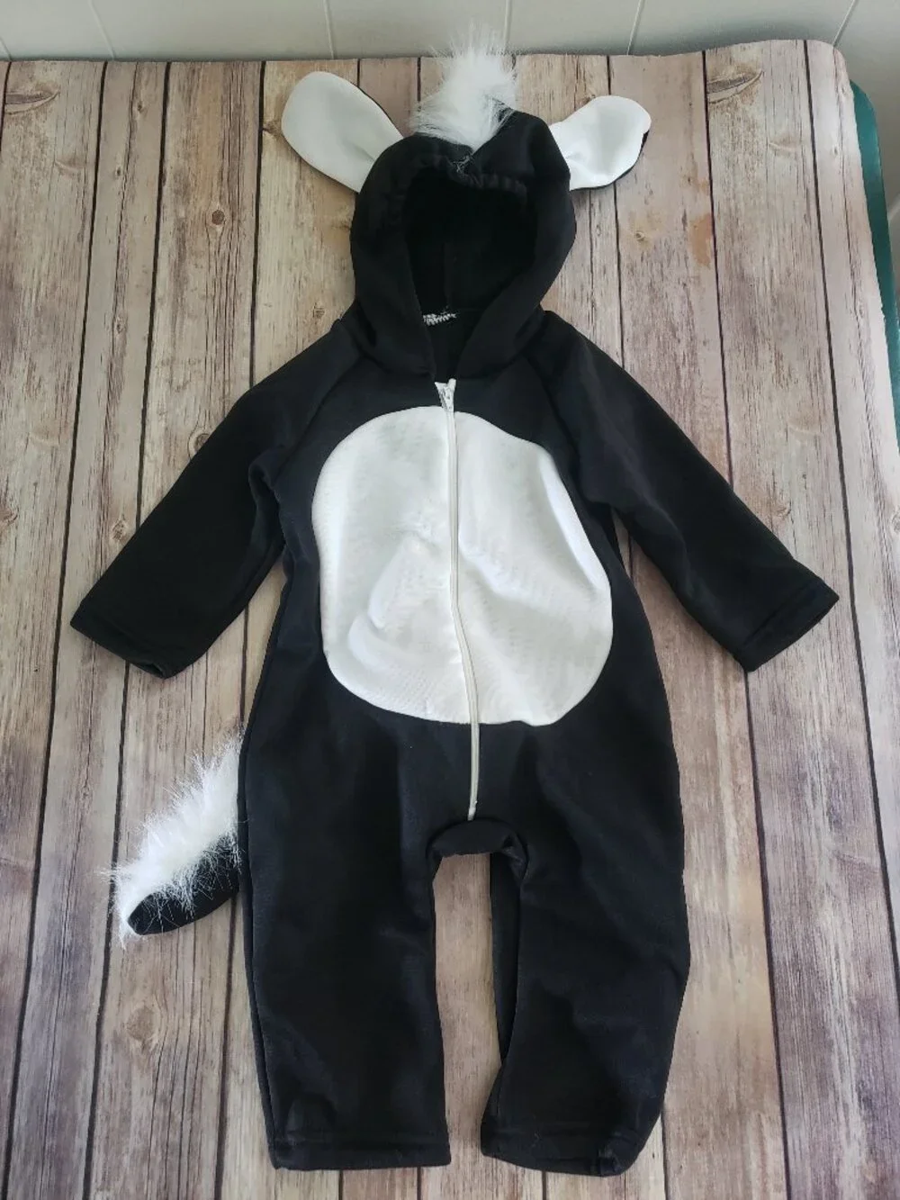 Baby Skunk One Piece Costume Size 6-9M